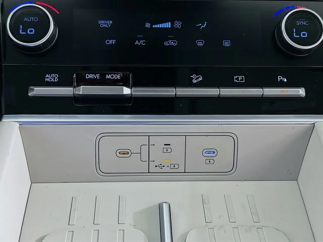New 2026 Hyundai SANTA FE HYBRID SE