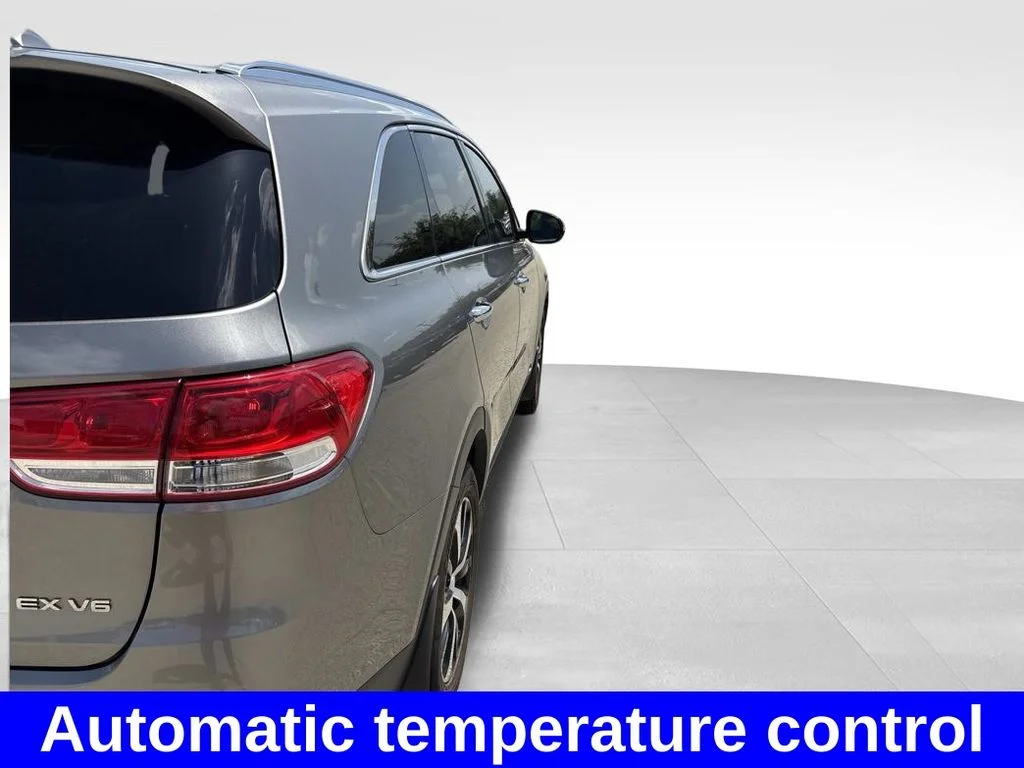 2017 Kia Sorento EX - Photo 6