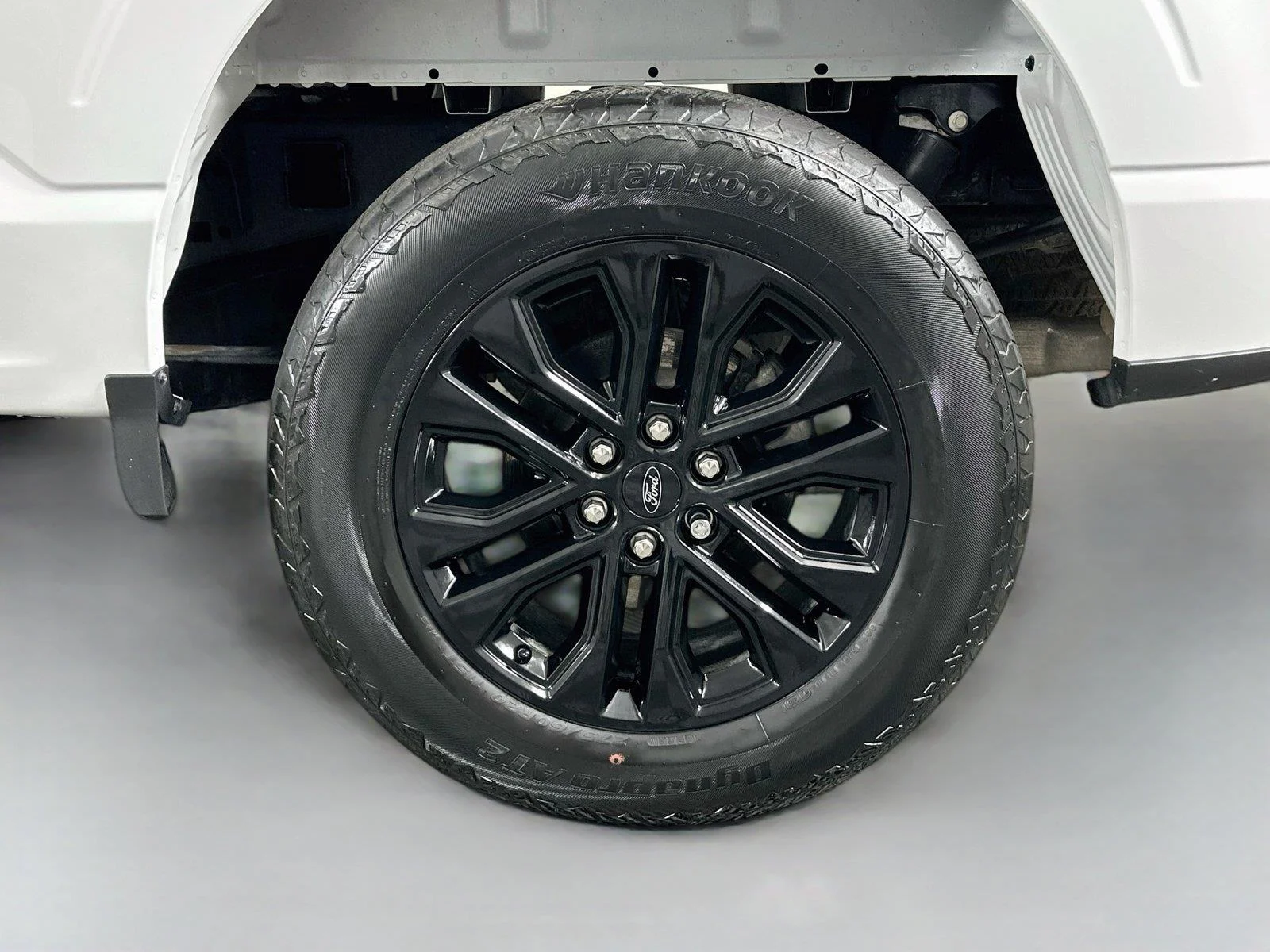 Used 2024 Oxford White Ford XLT image 30