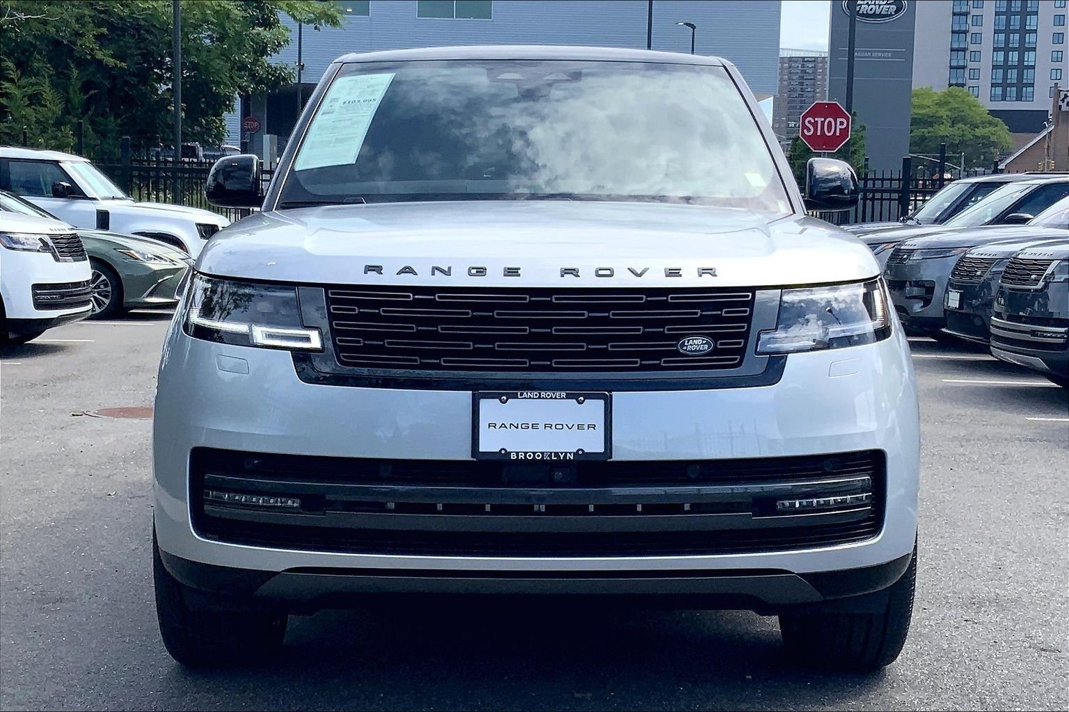 Certified Used 2025 Hakuba Silver Metallic Land Rover SE image 3