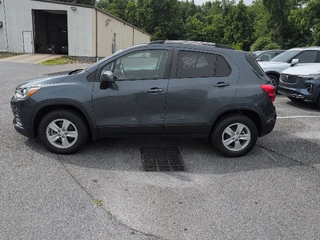 Used 2022 Gray Chevrolet LT image 4