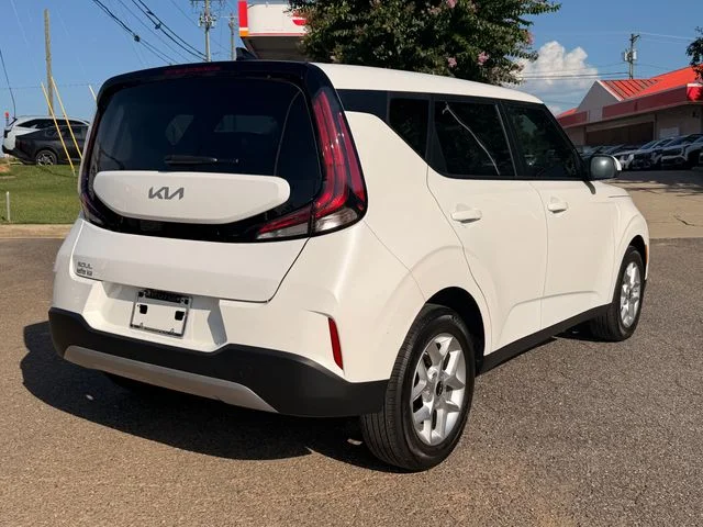 Certified Used 2024 Snow White Pearl Kia LX image 5