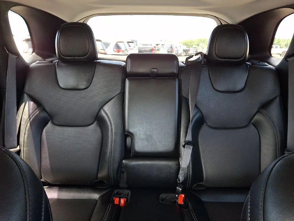 Used 2022 Granite Crystal Metallic Clearcoat Jeep Latitude Lux image 20