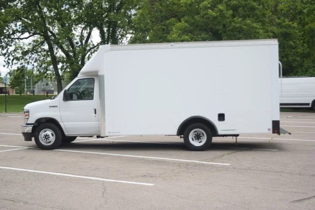2026 Ford E-Series Cutaway Base - Photo 16