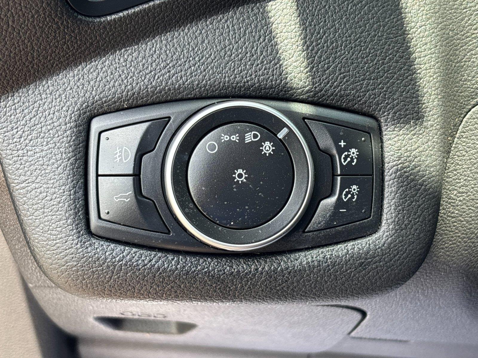 Used 2019  Ford SEL image 17