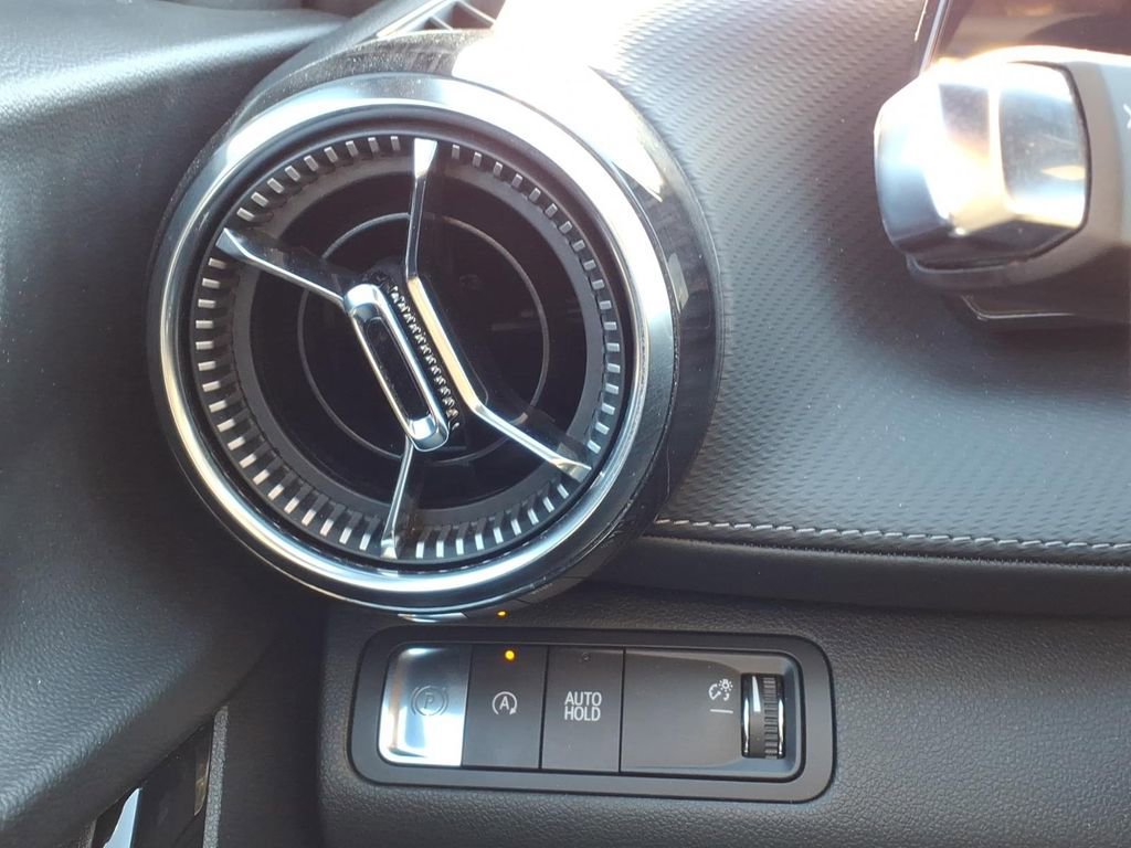 2025 Chevrolet Equinox LT - Photo 27