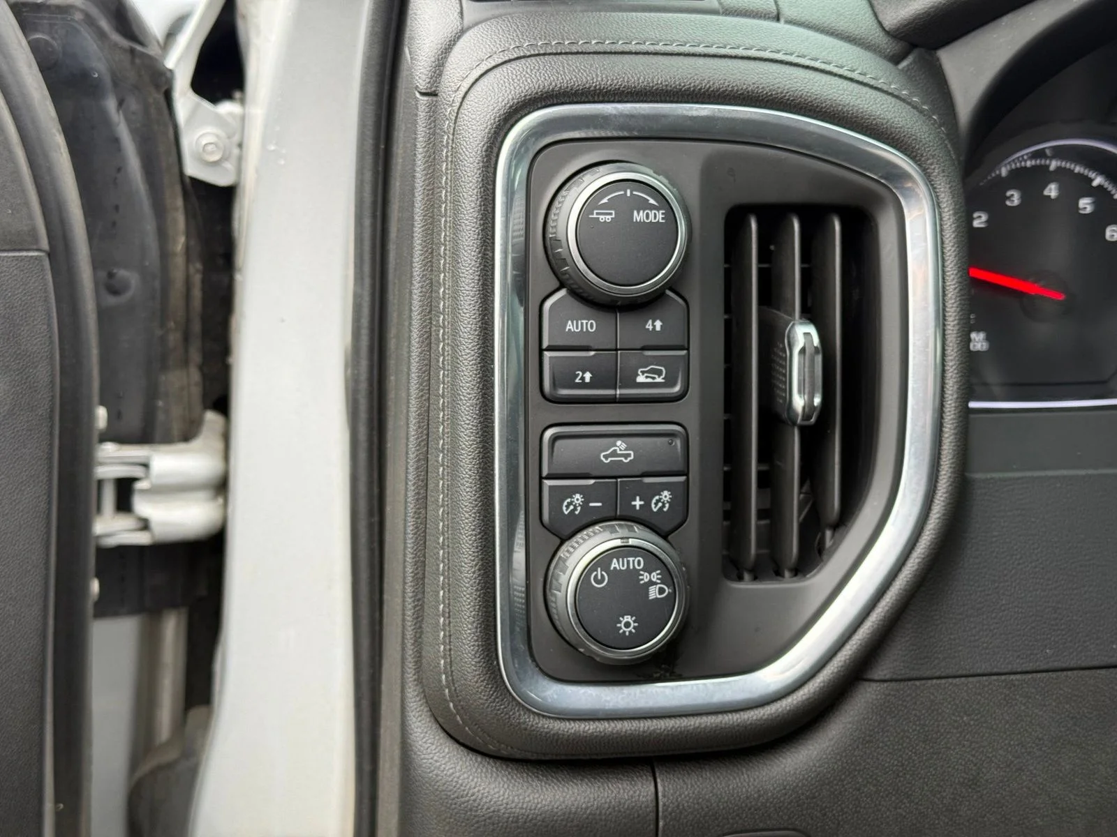 Used 2021 Silver Chevrolet LT image 13