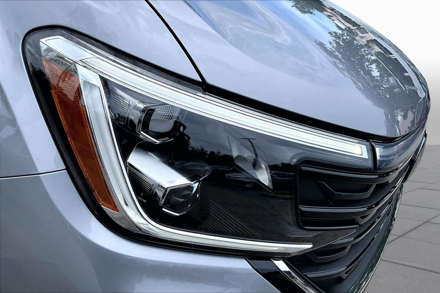 Used 2024 Silver Mist Metallic Volkswagen 2.0T SE w/Technology image 28