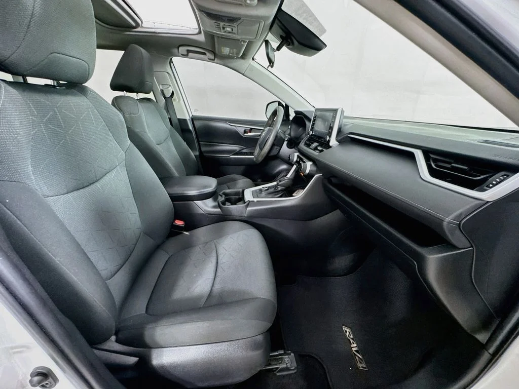 Used 2021 Super White Toyota XLE image 34