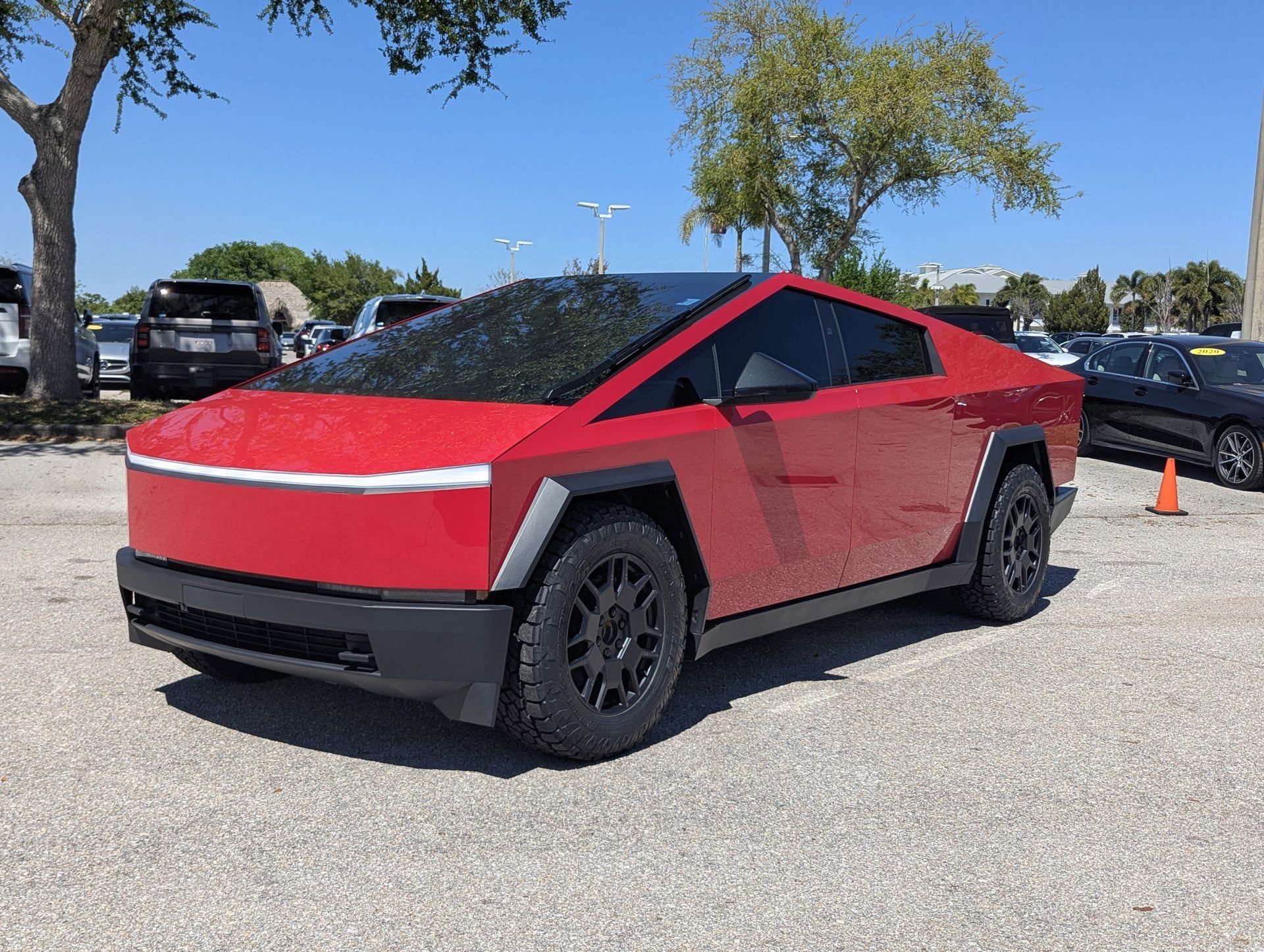 View vehicle photo 7