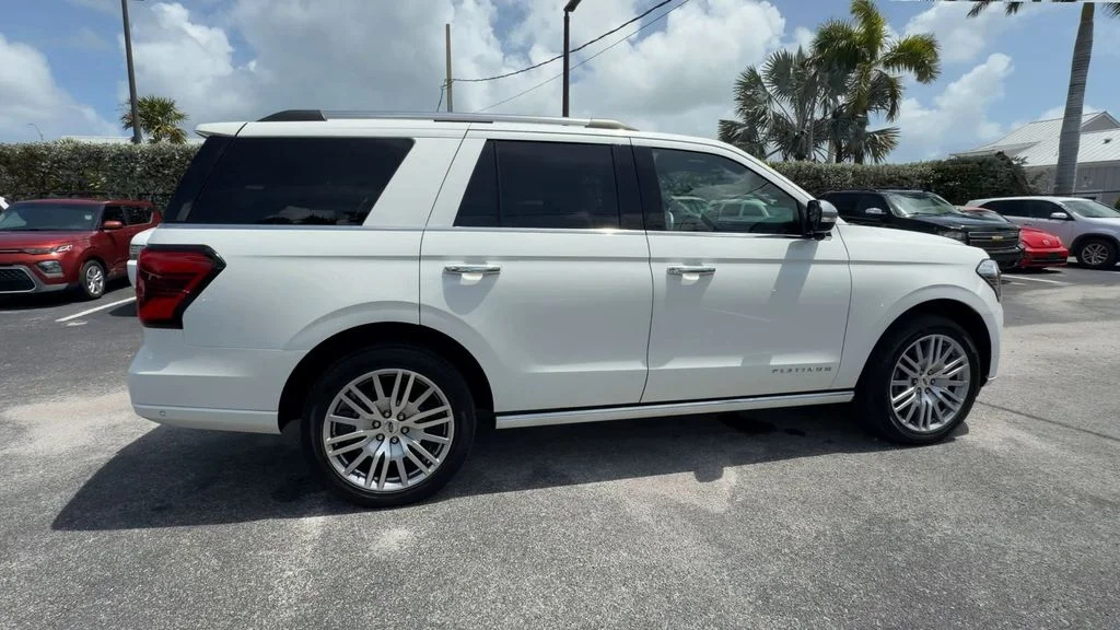 Used 2024 White Ford Platinum image 9