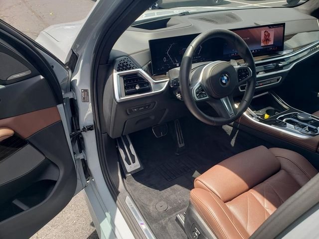 Used 2024 Gray Metallic BMW xDrive40i image 11
