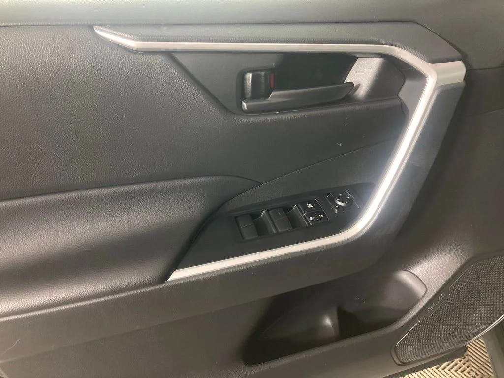 2024 Toyota RAV4 LE - Photo 11