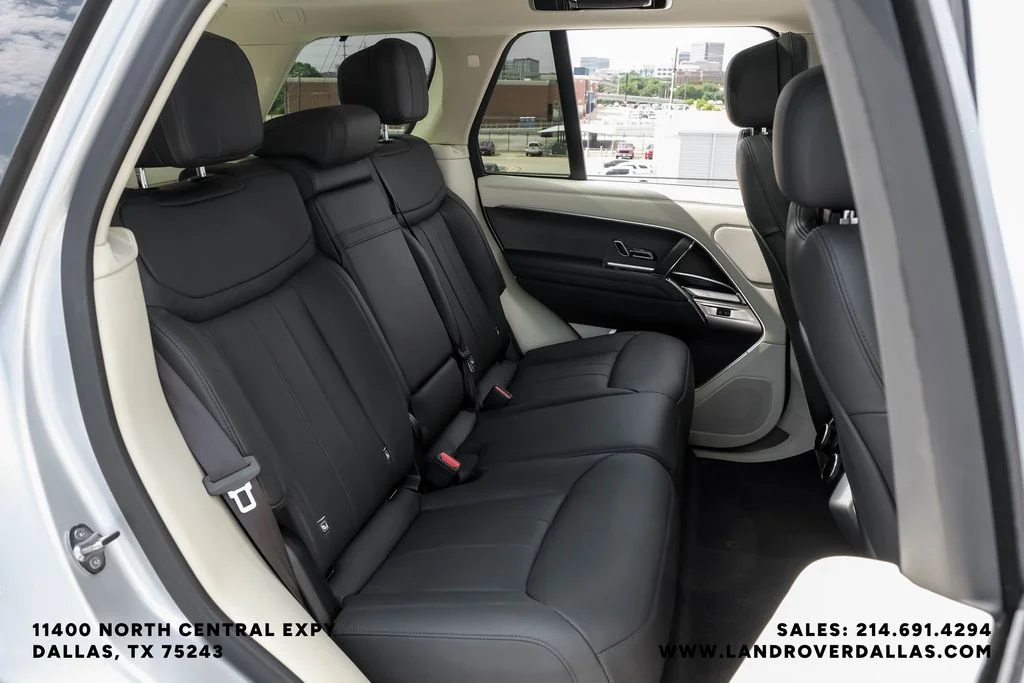 Used 2023 Silver Land Rover SE image 34