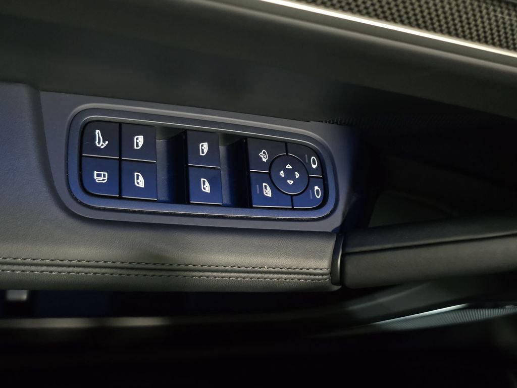 Certified Used 2026  Porsche Turbo image 21