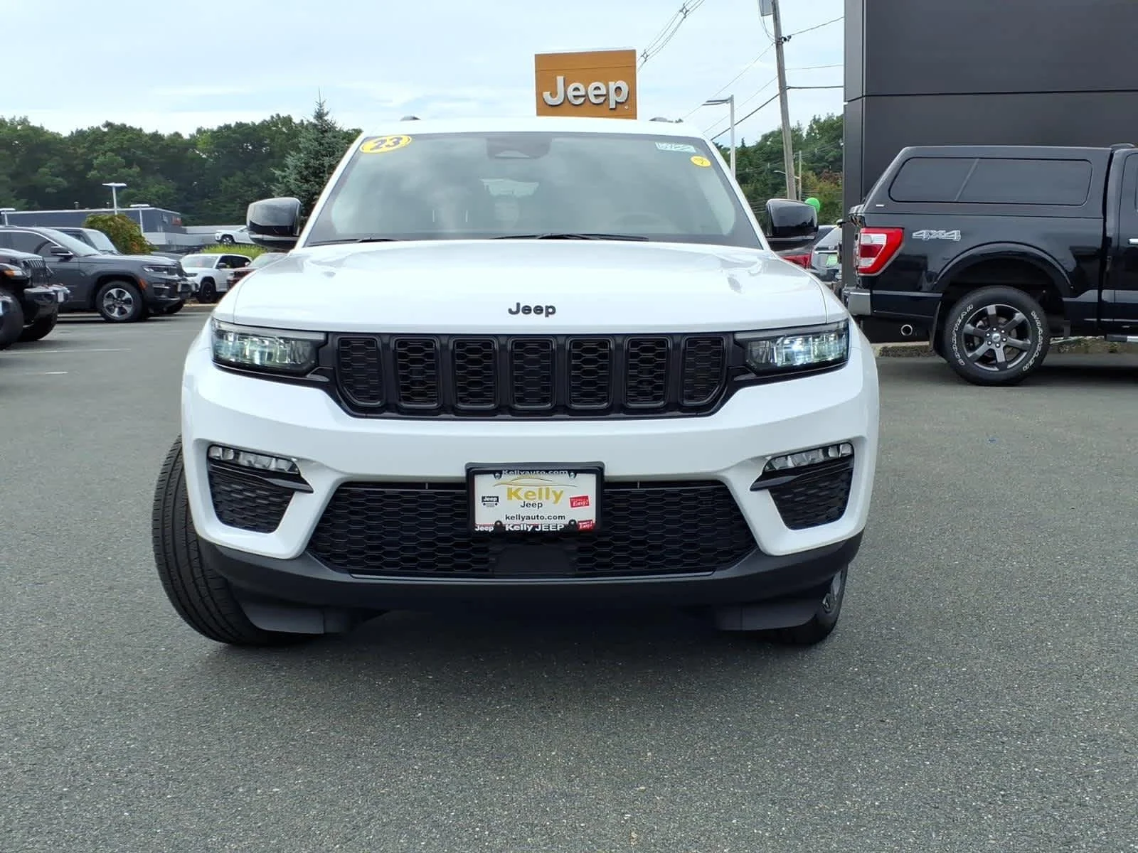 Used 2023 Bright White Clearcoat Jeep Limited image 3