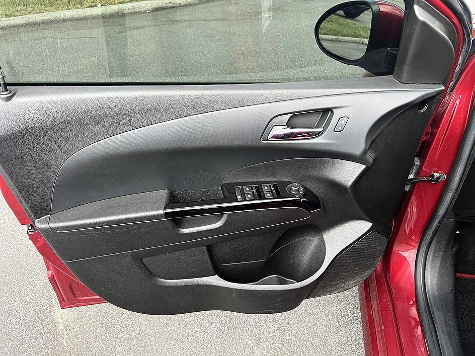 Used 2017 Cajun Red Tintcoat Chevrolet Premier image 19