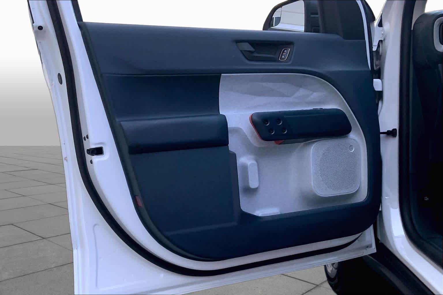 Used 2024 Oxford White Ford XLT image 21