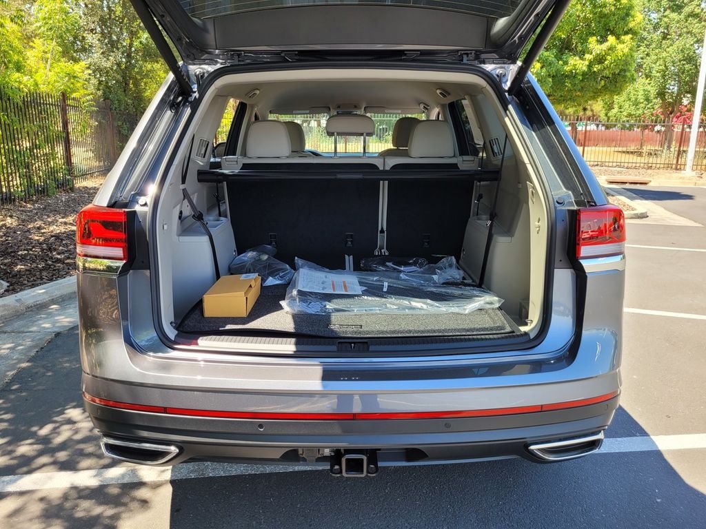 New 2025 Gray Volkswagen 2.0T SE w/Technology image 27