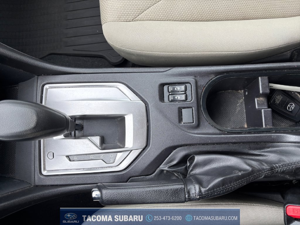 Used 2018 White Subaru 2.0i Premium image 22
