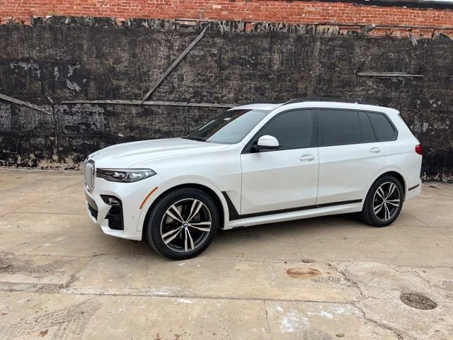2022 BMW X7 xDrive40i's photo