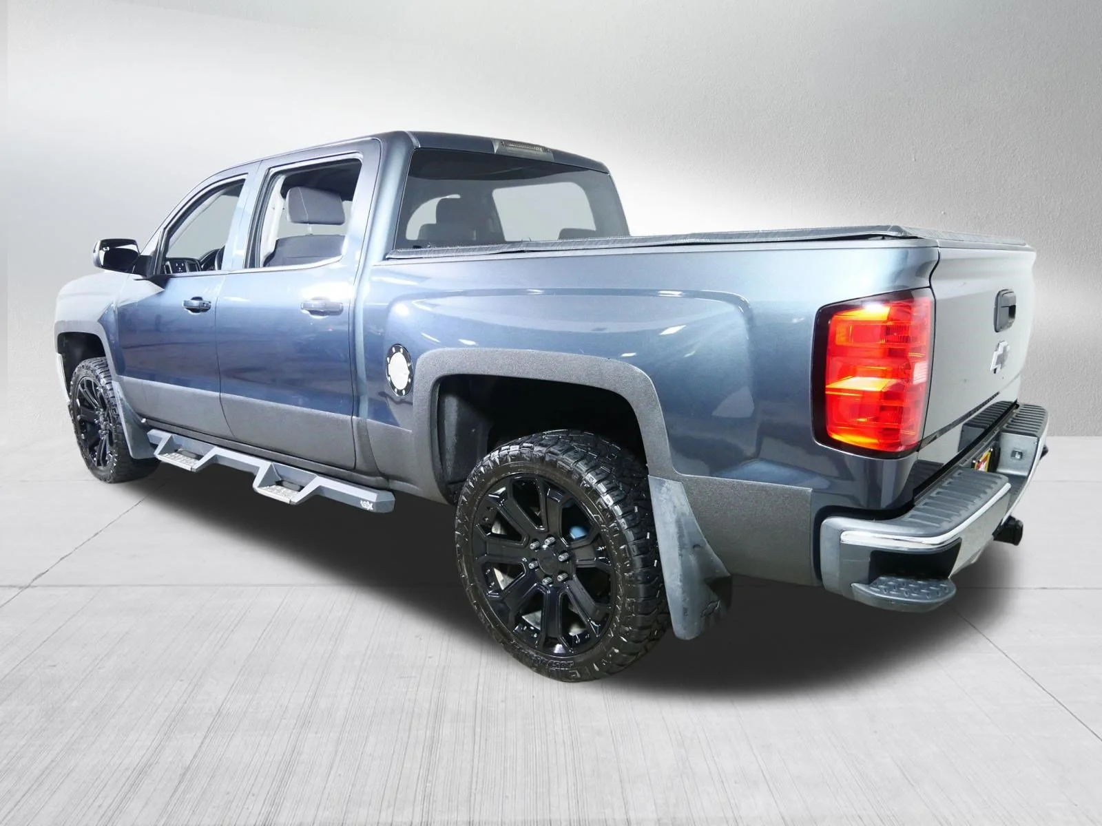 Used 2018 Blue Chevrolet LT image 5