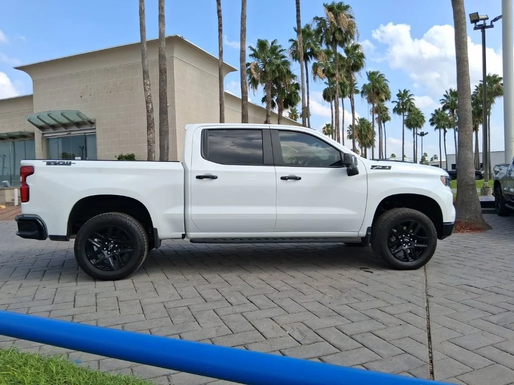 Used 2025 Summit White Chevrolet LT Trail Boss image 4