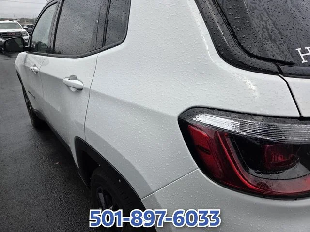 Used 2024 White Jeep Latitude image 8