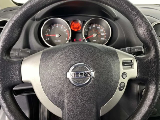 Used 2010 Silver Nissan S image 14