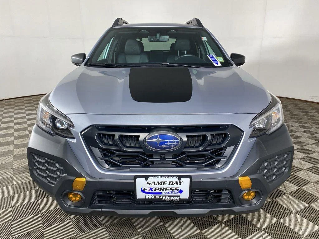 Used 2024 Ice Silver Metallic Subaru Wilderness image 9