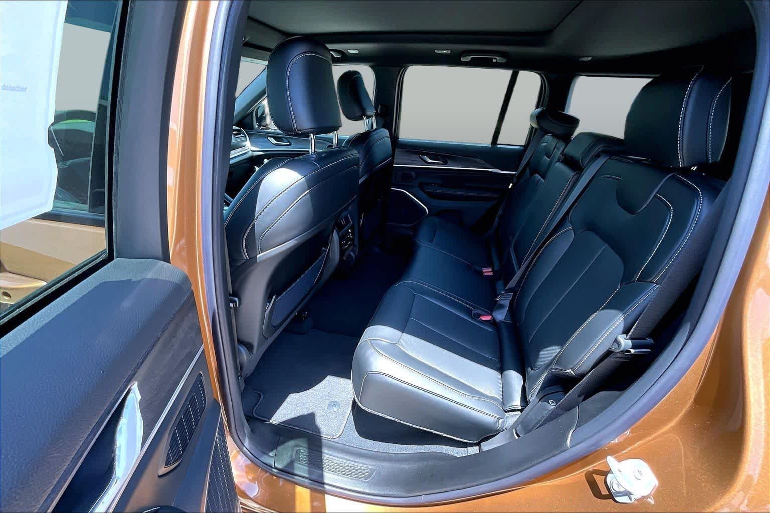 New 2026 Copper Shino Metallic Clear-Coat Exterior Paint Jeep Limited Reserve image 22