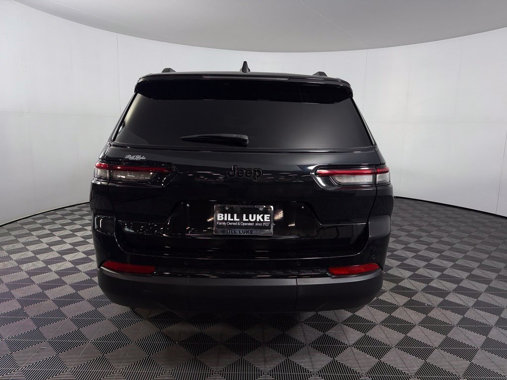 Used 2023 Black Jeep Altitude image 8