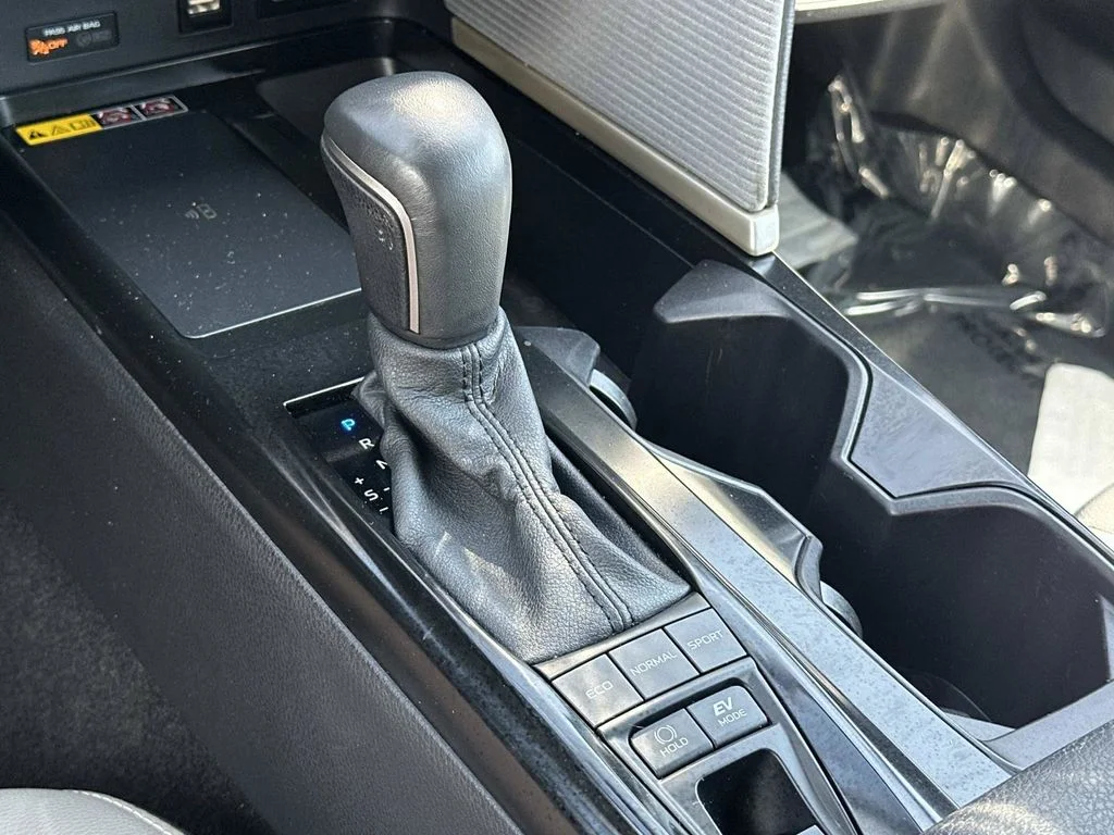 Certified Used 2025  Toyota SE image 40