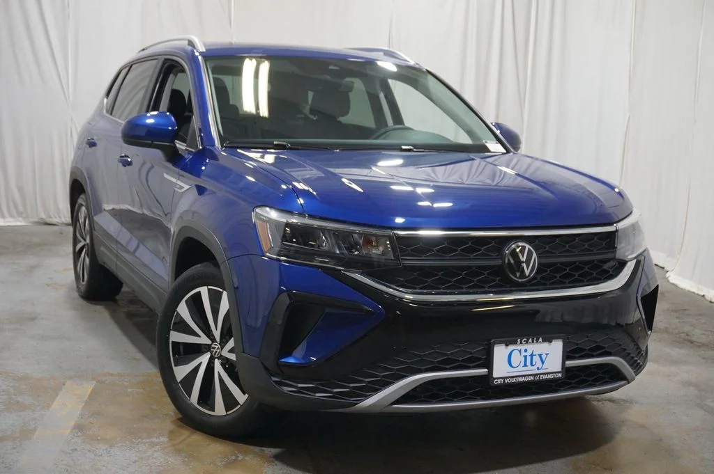 Certified Used 2023 Blue Volkswagen 1.5T SE image 4