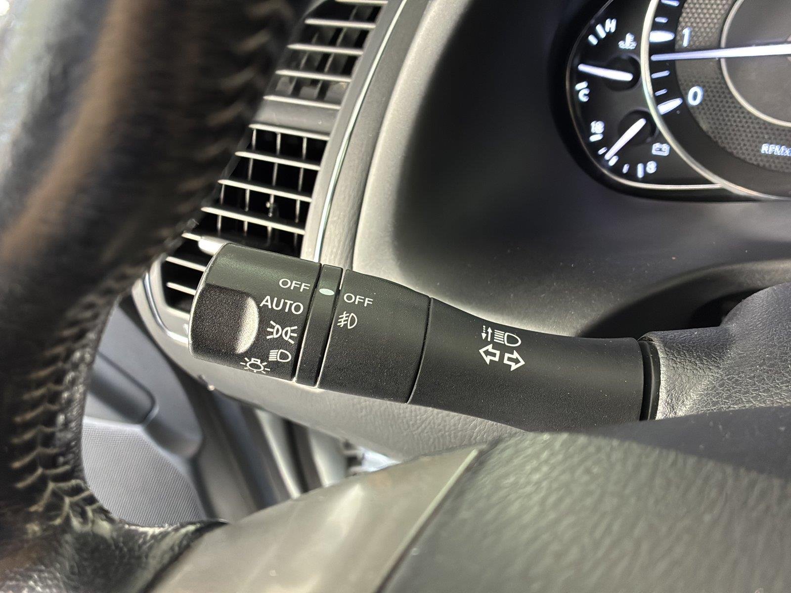 Used 2019 Brilliant Silver Metallic Nissan SL image 29