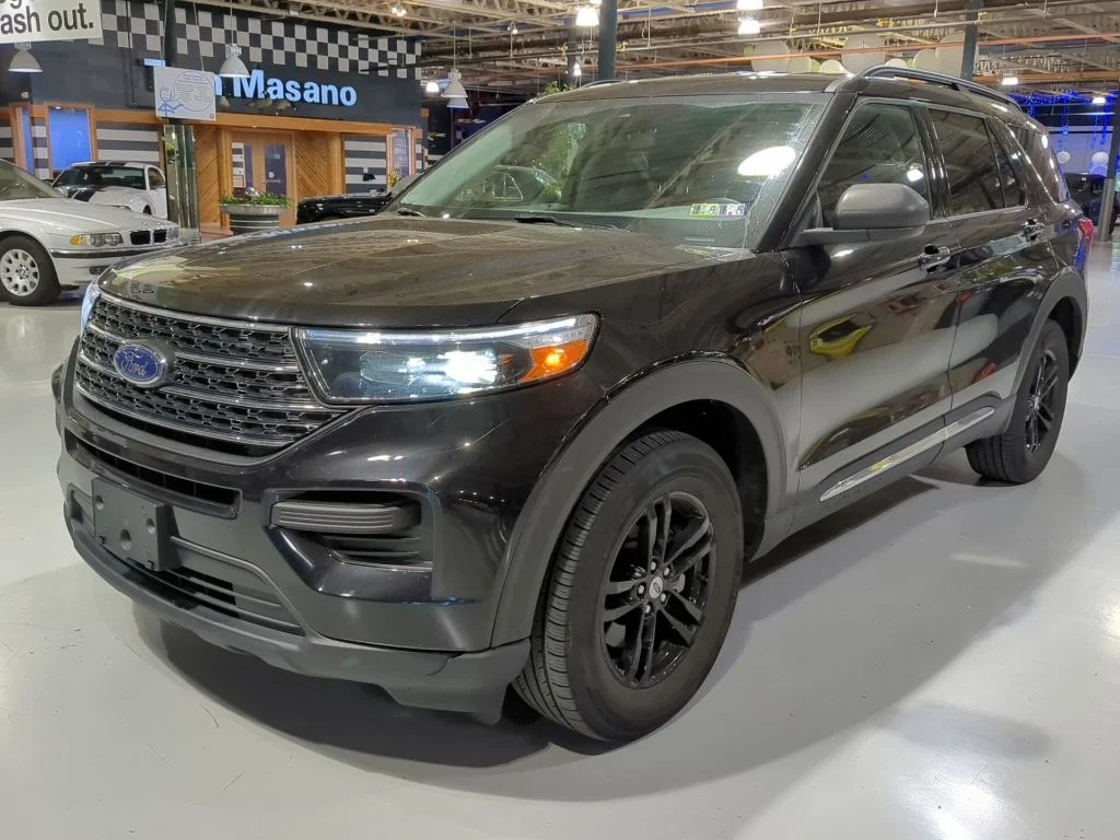 2023 Ford Explorer XLT 4WD's photo