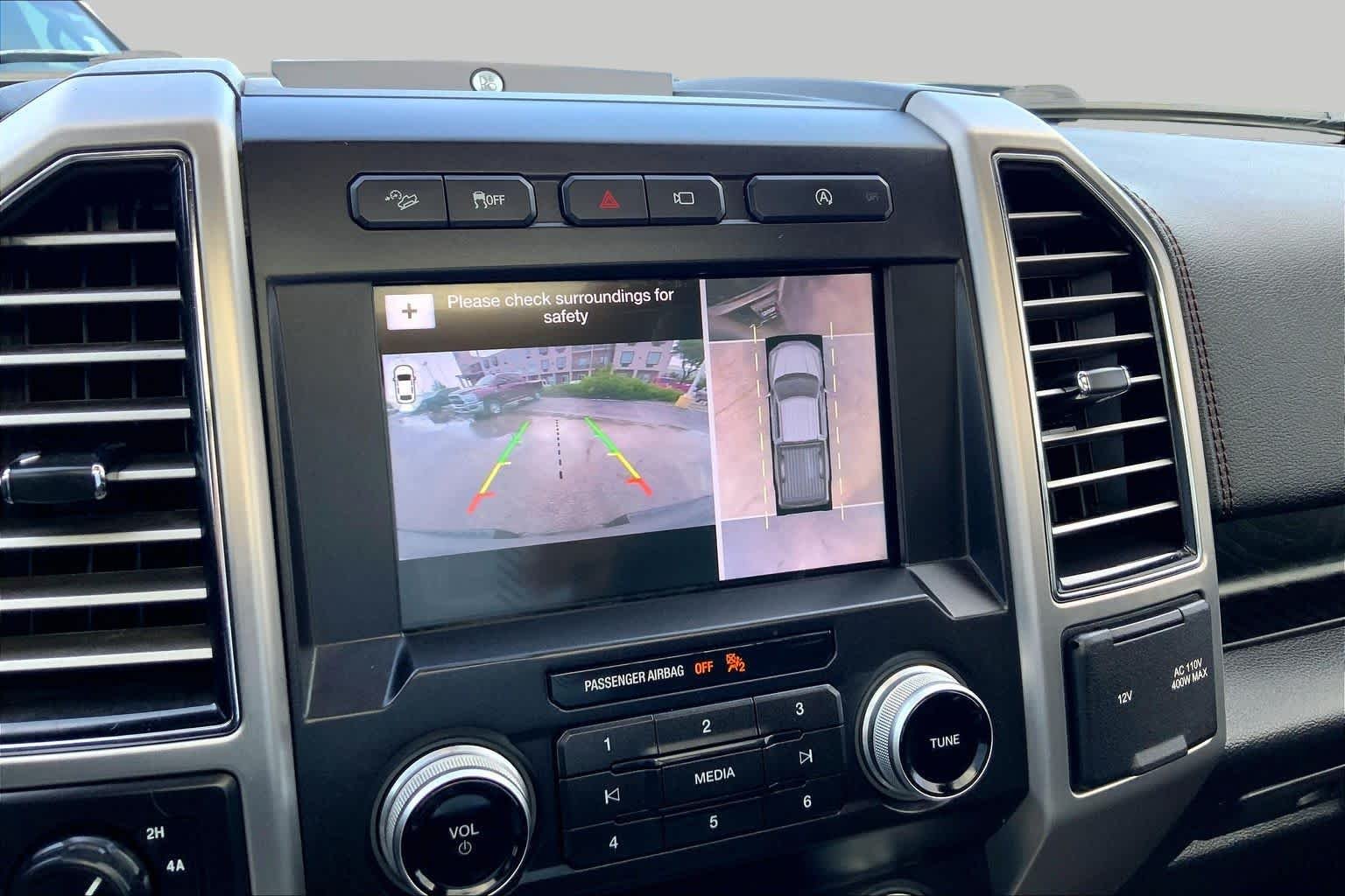 Used 2019 White Platinum Metallic Tri-Coat Ford Platinum image 24