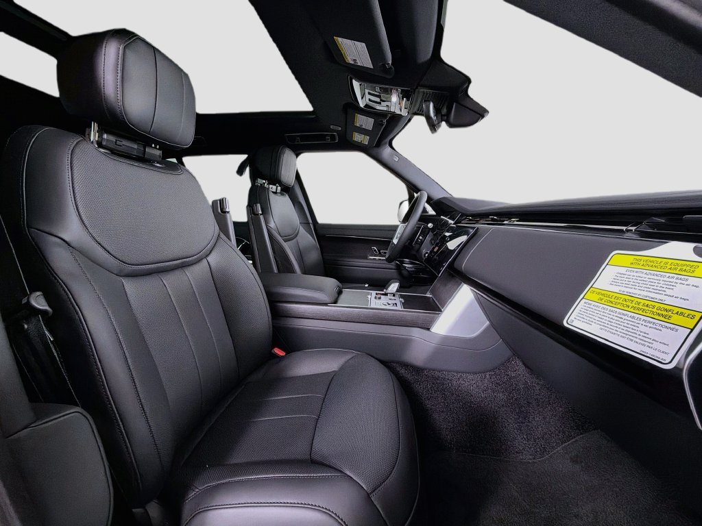 New 2027 Santorini Black Land Rover SE image 30