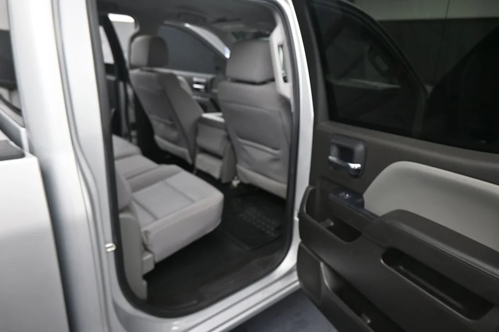 Used 2018 Silver Chevrolet WT image 40