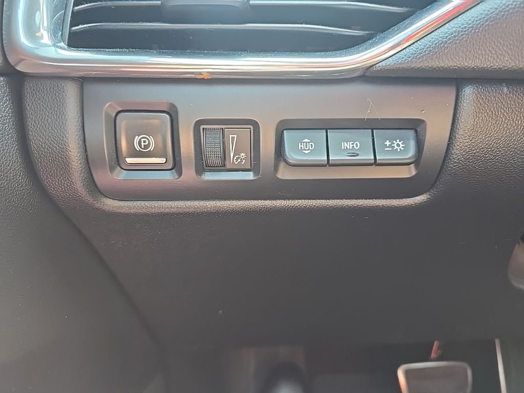 Used 2019  Cadillac Sport image 16