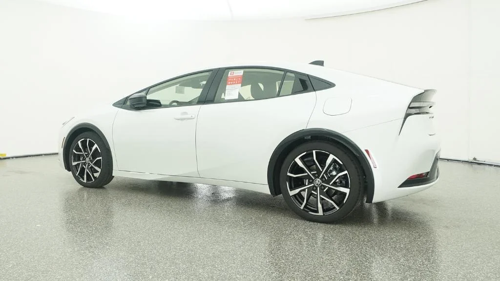 New 2026 Wind Chill Pearl Toyota XSE image 33