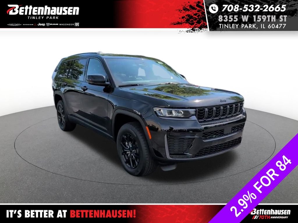 New 2026 Diamond Black Crystal Pearl-Coat Exterior Paint Jeep Laredo image 4