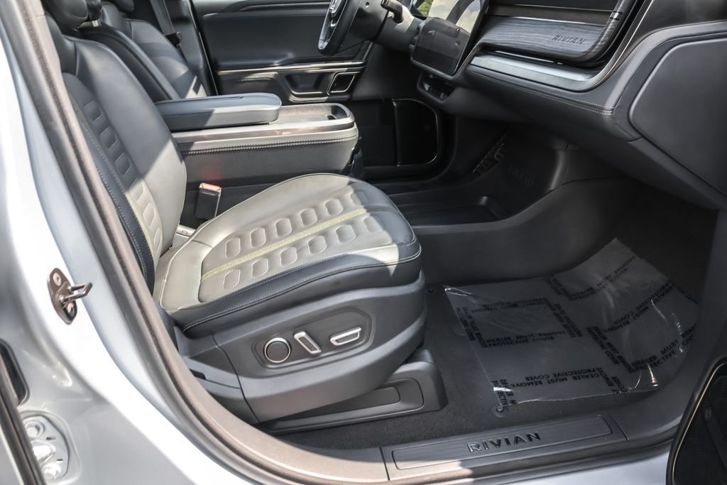 Used 2024  Rivian Adventure Dual Motor Max Pack image 36