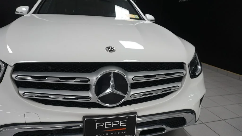 Certified Used 2022 White Mercedes-Benz GLC 300 image 13