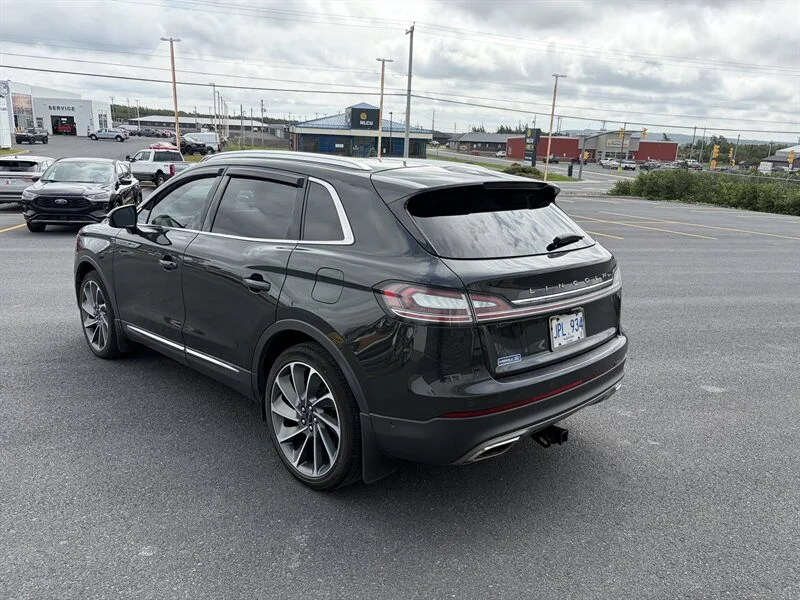 Used 2023 Green Lincoln Reserve image 4