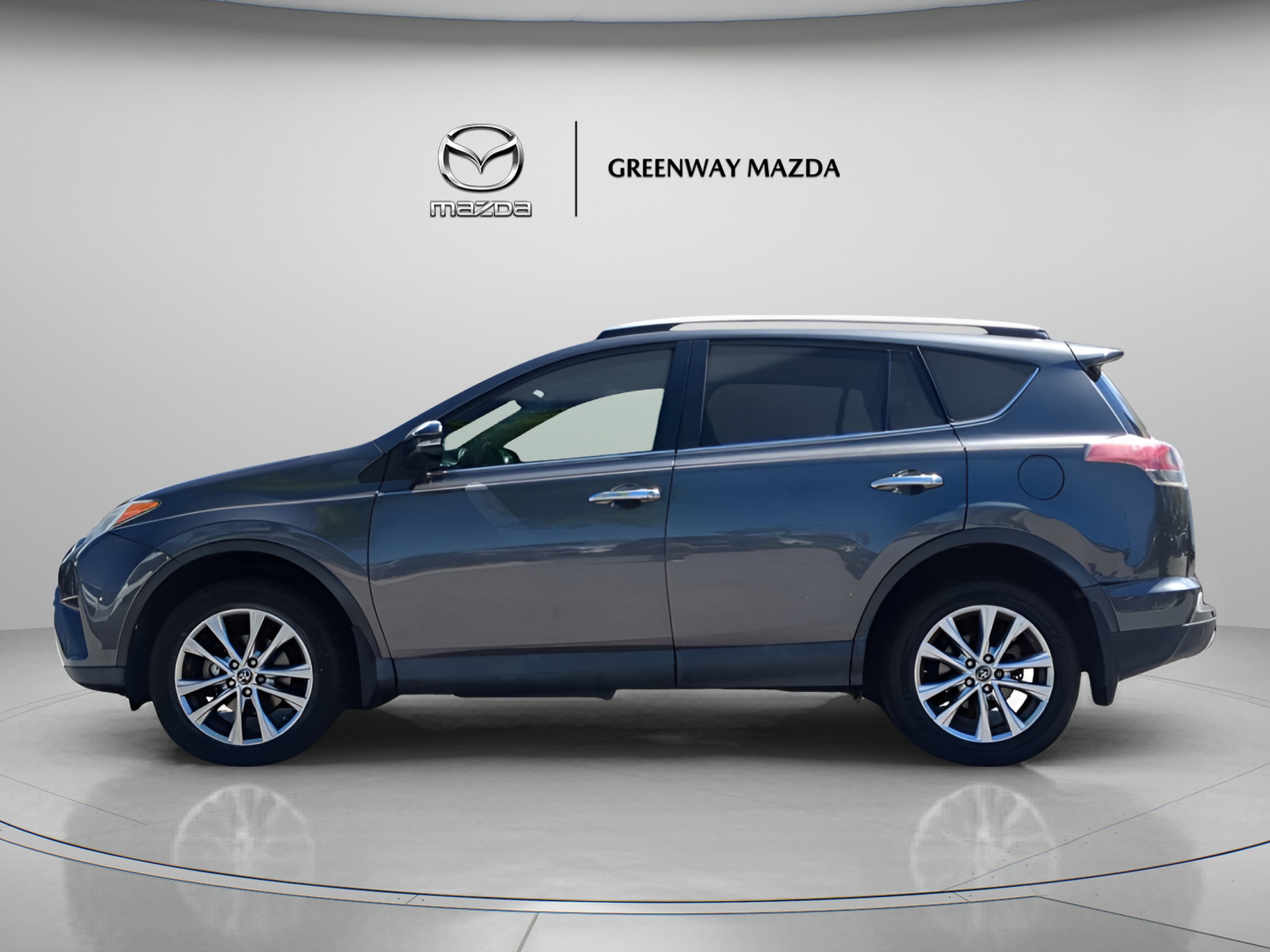 Used 2016 Magnetic Gray Metallic Toyota Limited image 4
