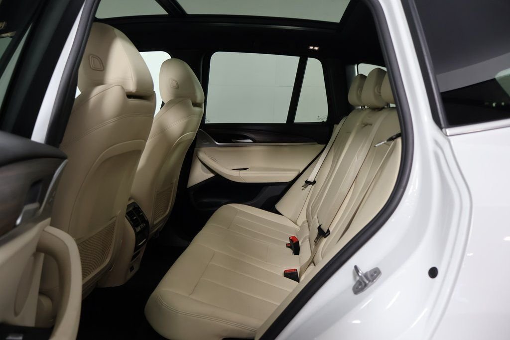 Used 2021 Alpine White BMW xDrive30i image 11