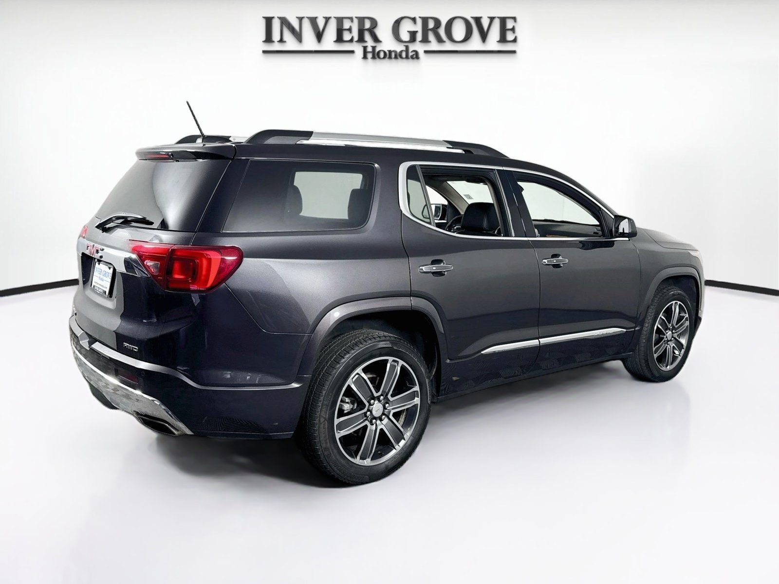 Used 2017 Iridium Metallic GMC Denali image 5