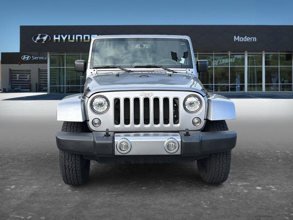 Used 2018 Billet Silver Metallic Clearcoat Jeep Sahara image 2