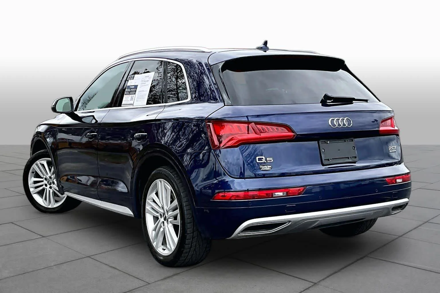 Used 2018 Navarra Blue Metallic Audi Premium Plus image 12